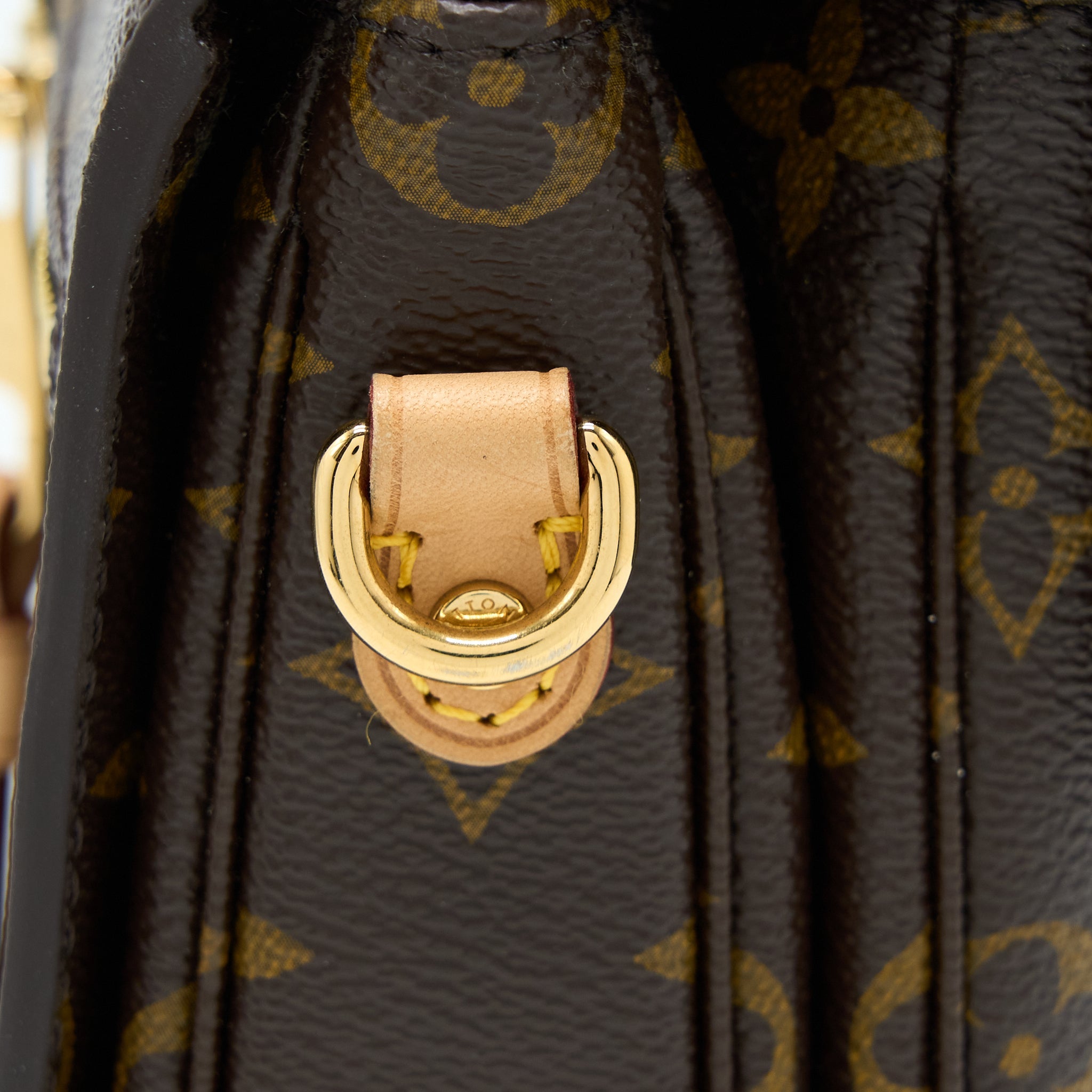 AAA Replica Louis Vuitton LV POCHETTE MÉTIS MONOGRAM CANVAS GHW