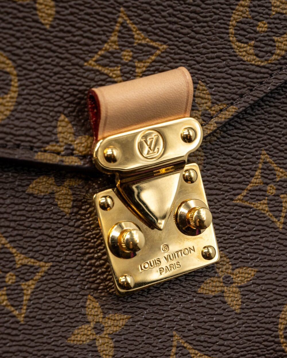 AAA Replica Louis Vuitton LV POCHETTE MÉTIS MONOGRAM CANVAS GHW