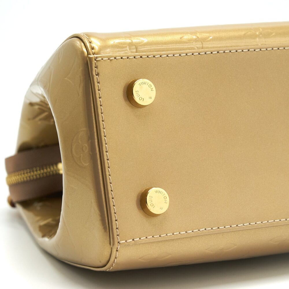 AAA Replica Louis Vuitton LV VERNIS BREA MM BEIGE POUDRE