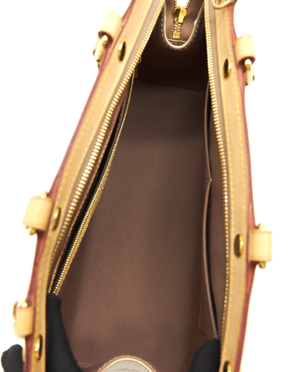 AAA Replica Louis Vuitton LV VERNIS BREA MM BEIGE POUDRE
