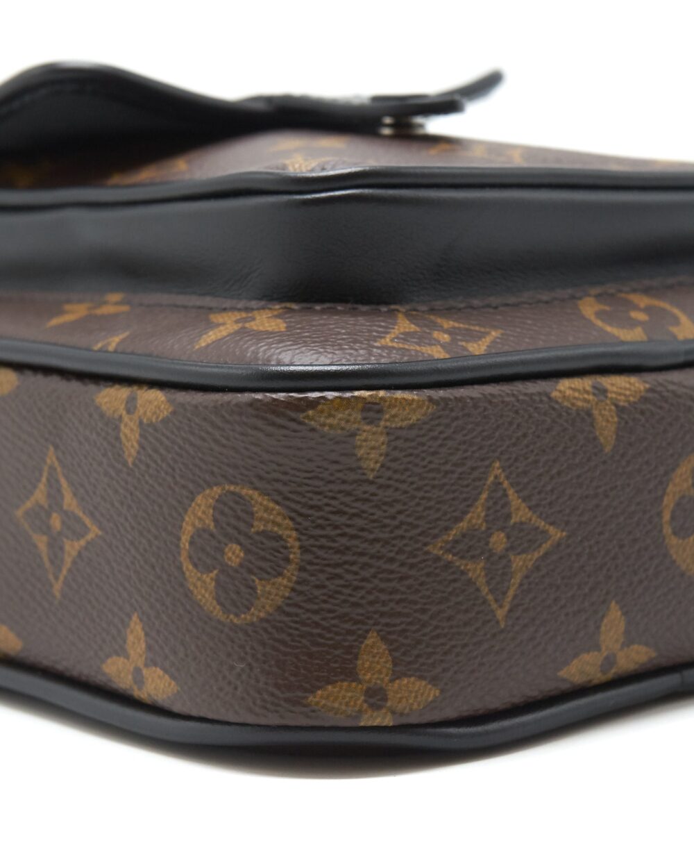 AAA Replica Louis Vuitton LV CROSS BODY CAMERA BAG MONOGRAM