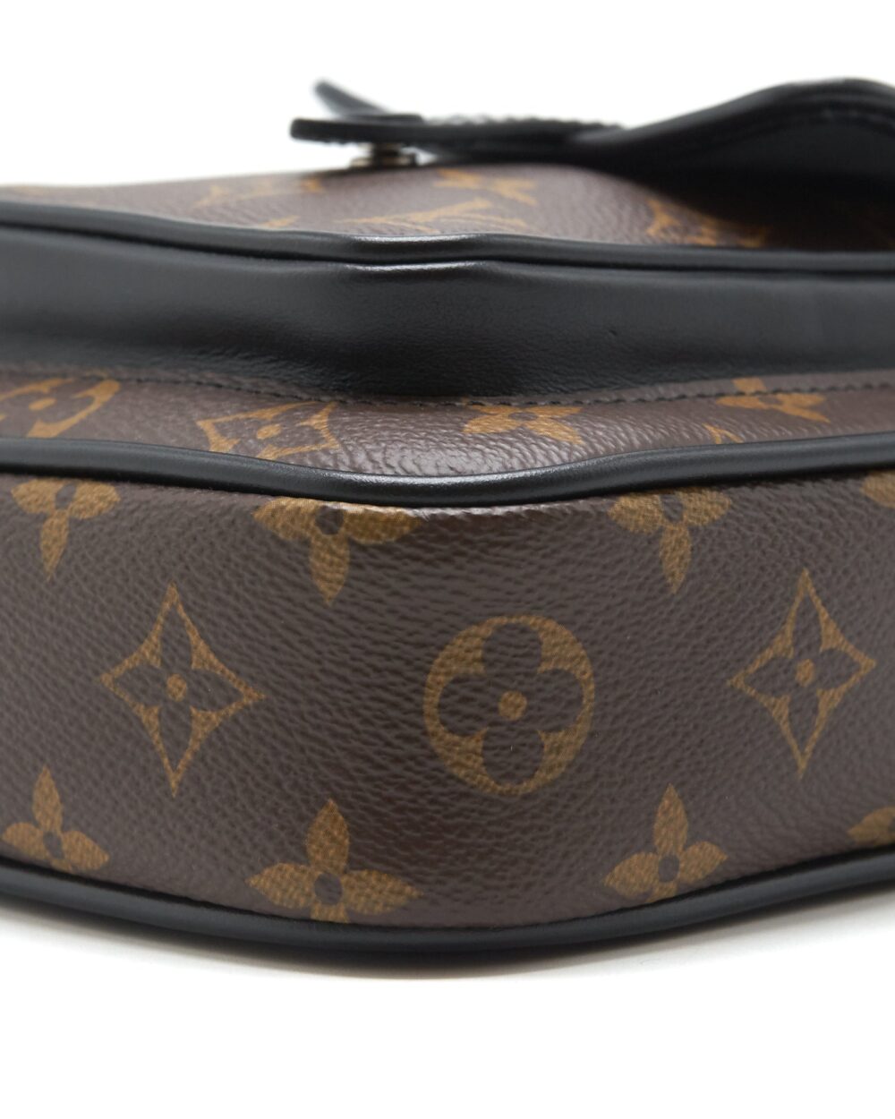 AAA Replica Louis Vuitton LV CROSS BODY CAMERA BAG MONOGRAM