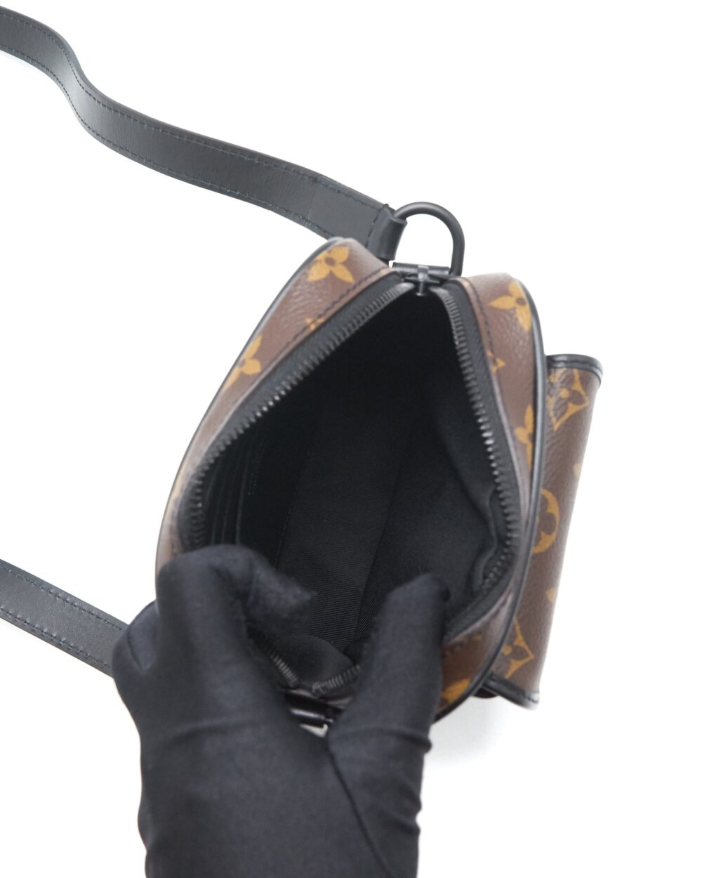 AAA Replica Louis Vuitton LV CROSS BODY CAMERA BAG MONOGRAM