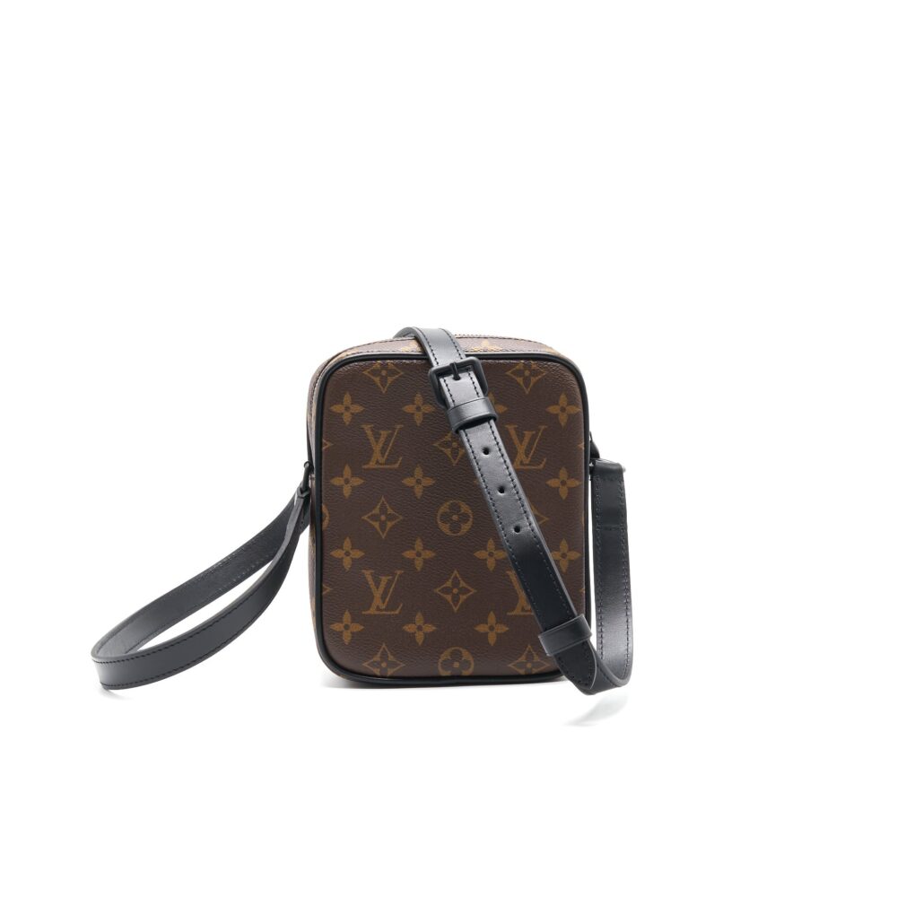 AAA Replica Louis Vuitton LV CHRISTOPHER WEARABLE WALLET