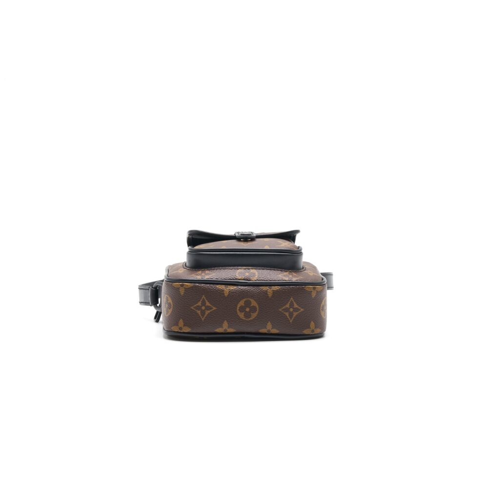 AAA Replica Louis Vuitton LV CHRISTOPHER WEARABLE WALLET