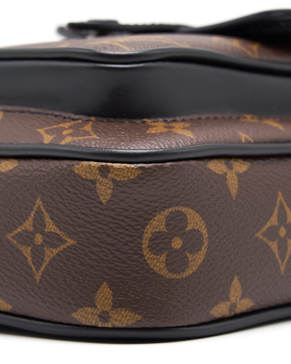 AAA Replica Louis Vuitton LV CHRISTOPHER WEARABLE WALLET