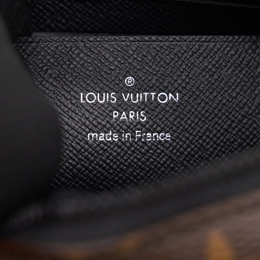 AAA Replica Louis Vuitton LV CHRISTOPHER WEARABLE WALLET