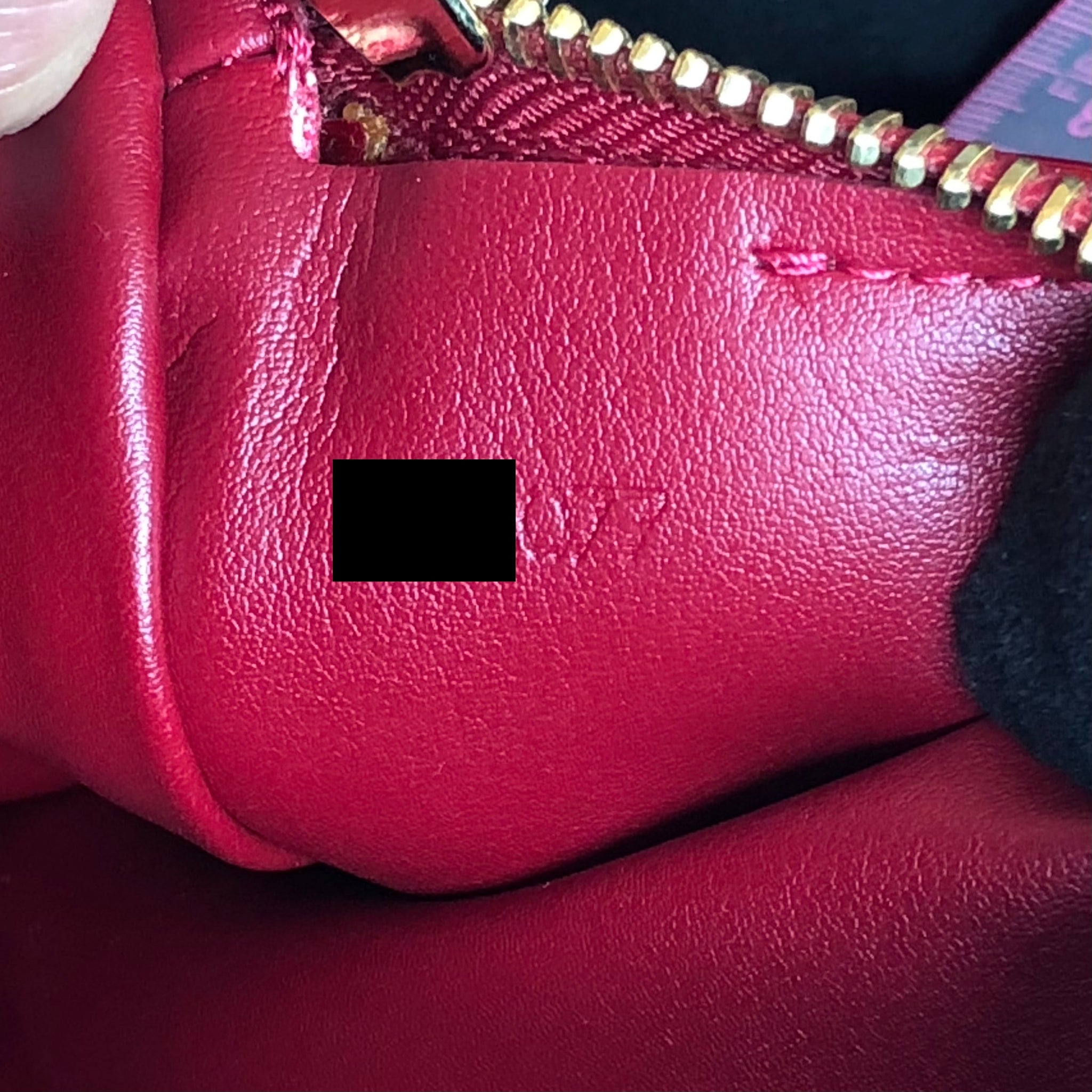 AAA Replica Louis Vuitton LV VINTAGE VERNIS PAPILLON BAG RED
