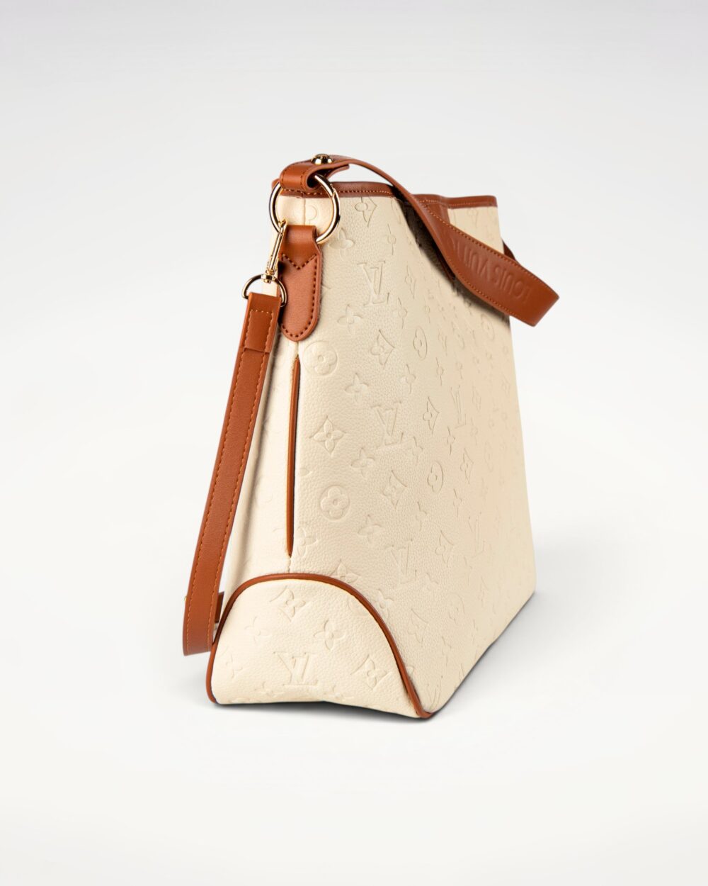 DBS-LC472 - Delightful MM Handbag Deal
