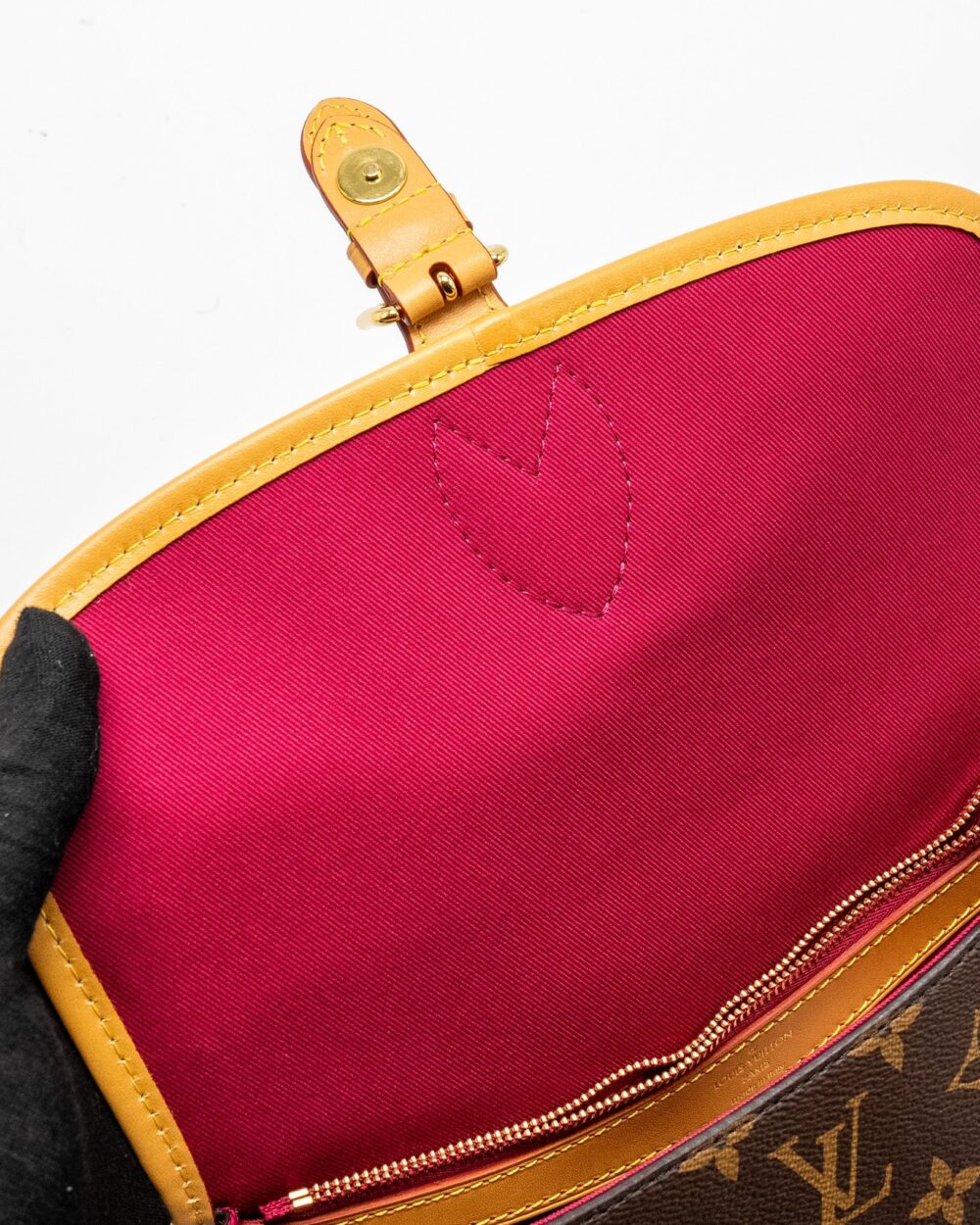 AAA Replica Louis Vuitton LV DIANE BAG WITH FUCHSIA STRAP MONOGRAM CANVAS GHW