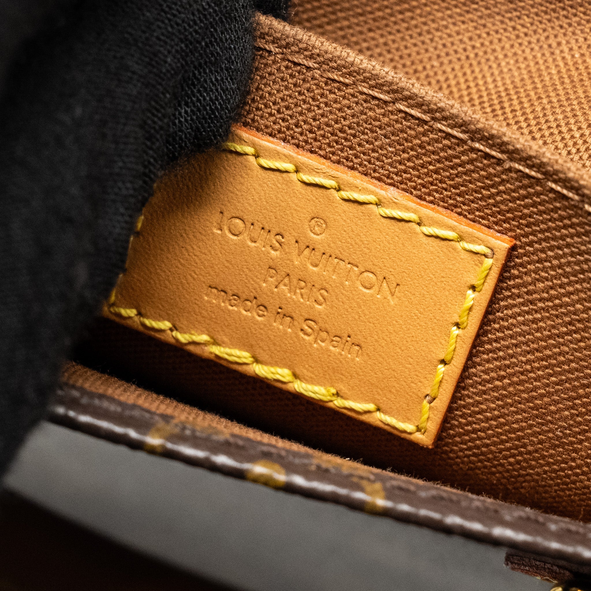 AAA Replica Louis Vuitton LV PETIT SAC PLAT MONOGRAM CANVAS GHW