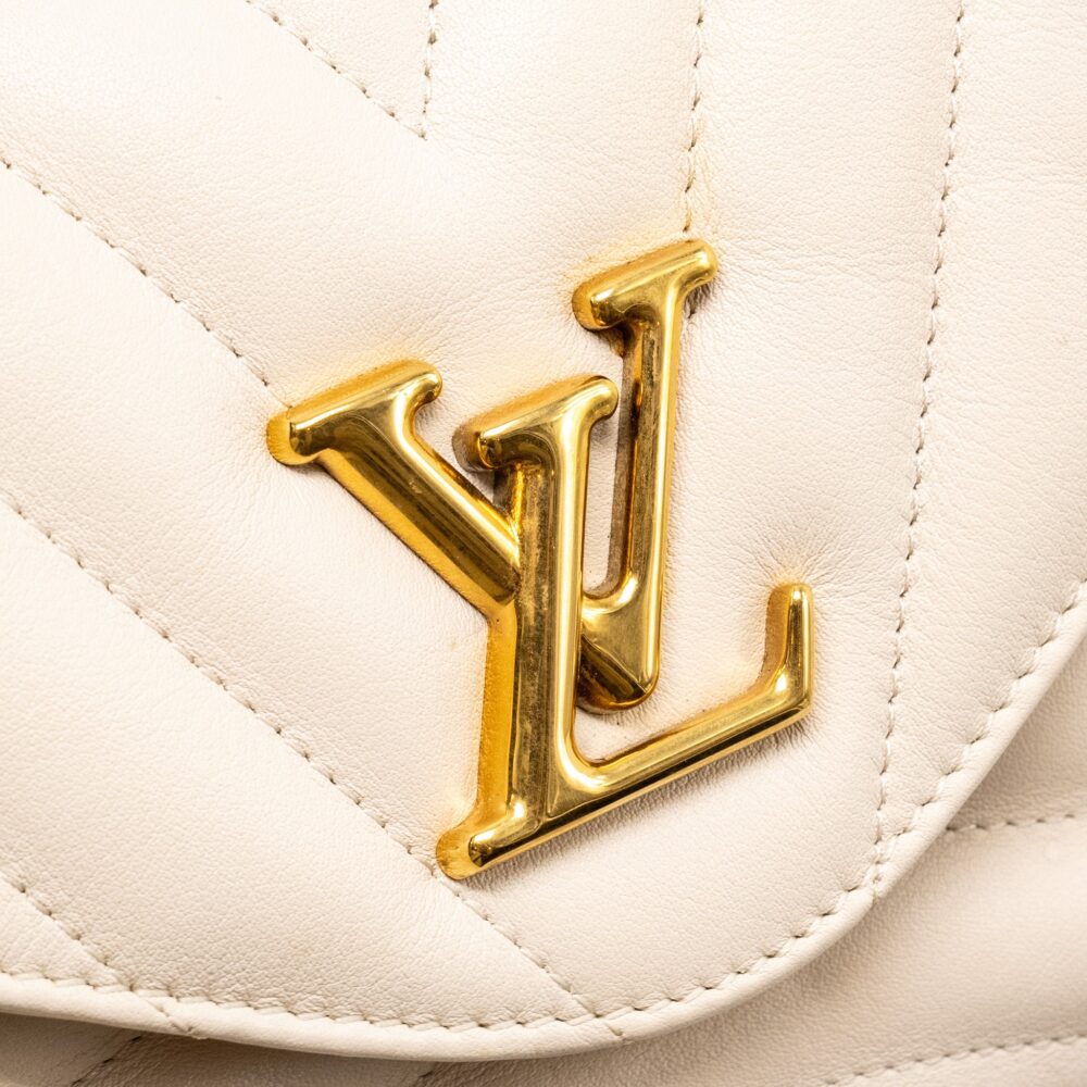AAA Replica Louis Vuitton LV HOLD ME NEW WAVE BAG CALFSKIN IVORY GHW