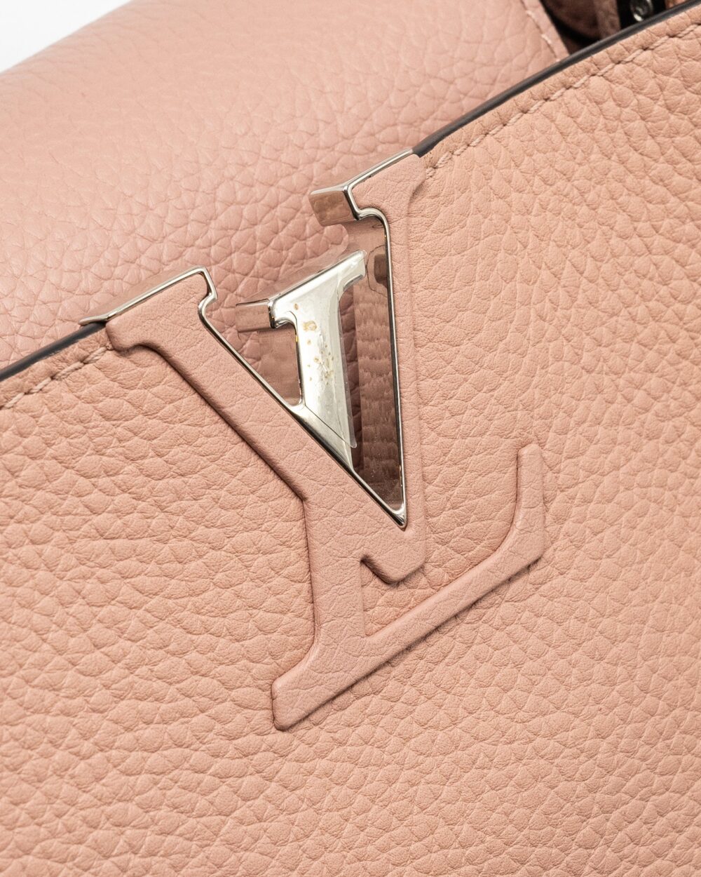 AAA Replica Louis Vuitton LV CAPUCINES MM TAURILLON PINK SHW 