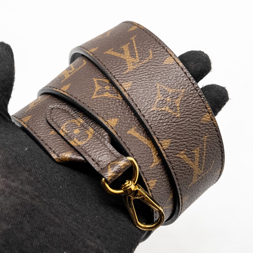 AAA Replica Louis Vuitton LV DAUPHINE CHAIN WALLET MONOGRAM REVERSE CANVAS GHW