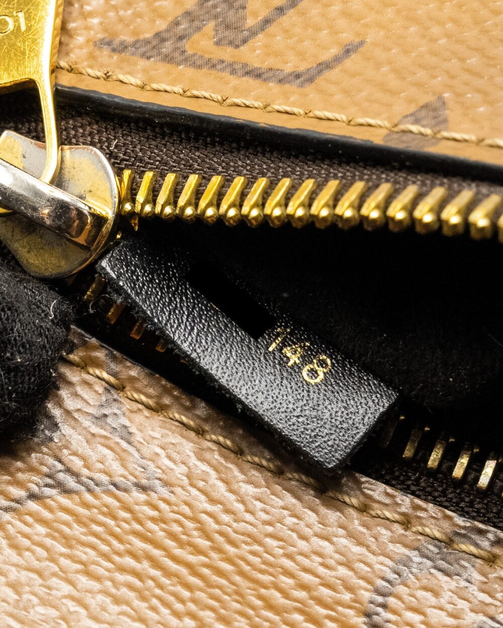 AAA Replica Louis Vuitton LV POCHETTE MÉTIS MONOGRAM REVERSE CANVAS GHW