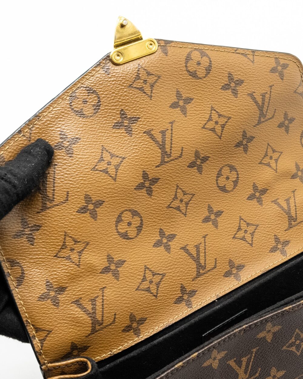 AAA Replica Louis Vuitton LV POCHETTE MÉTIS MONOGRAM REVERSE CANVAS GHW