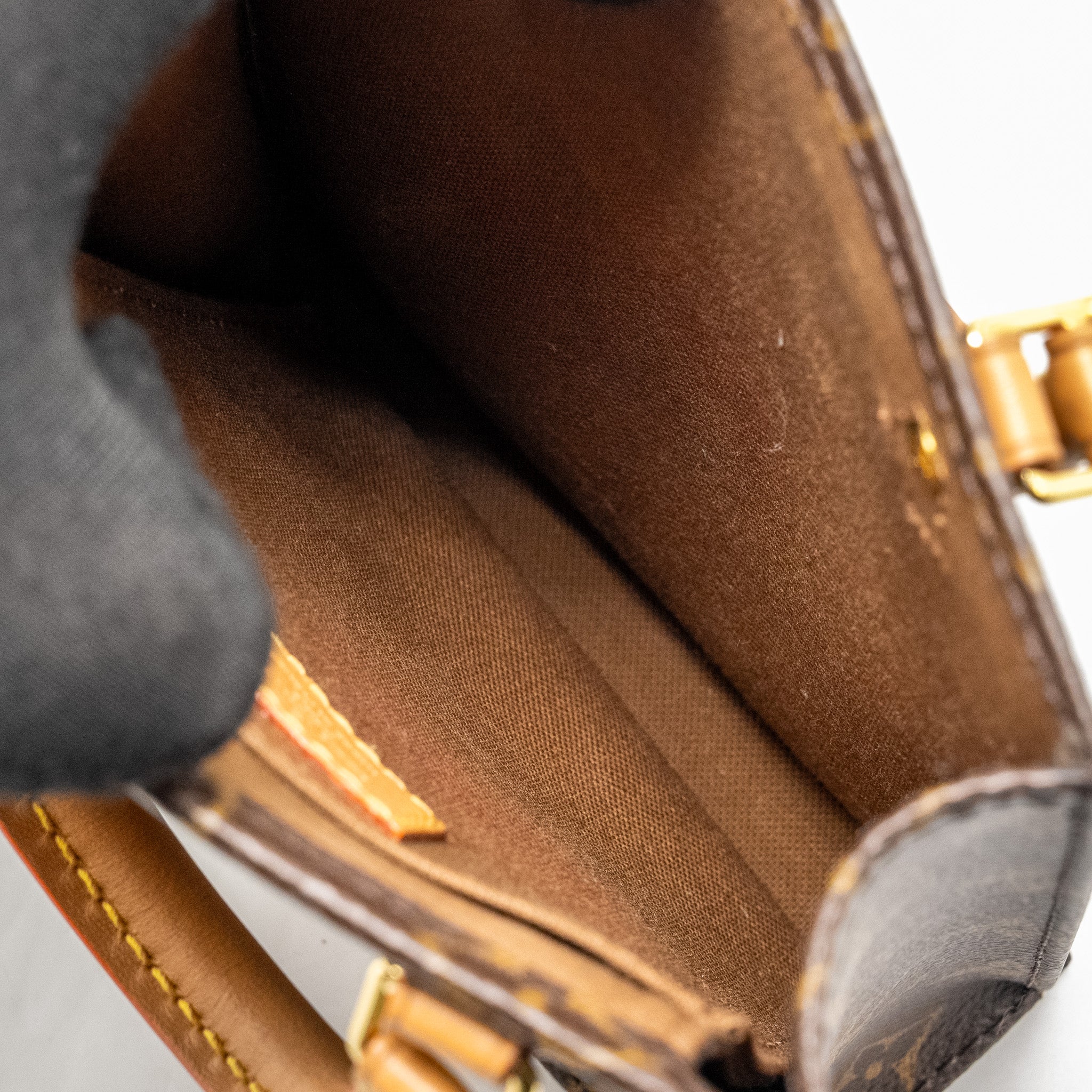 AAA Replica Louis Vuitton LV PETIT SAC PLAT MONOGRAM CANVAS GHW