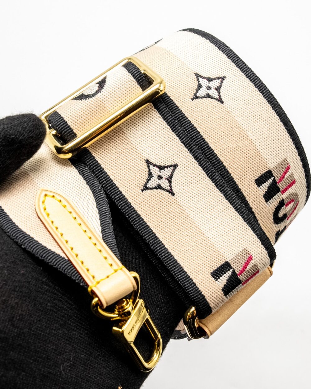AAA Replica Louis Vuitton LV SPEEDY BANDOULIERE 20 MONOGRAM CANVAS BLACK STRAP GHW