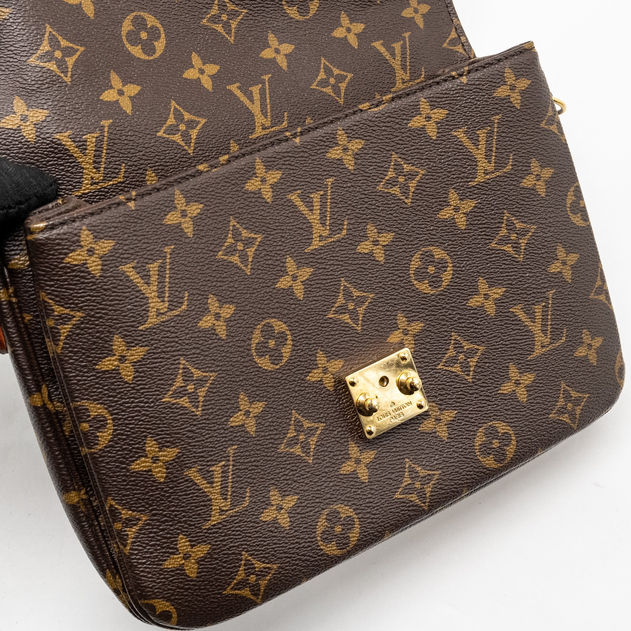 AAA Replica Louis Vuitton LV POCHETTE METIS MONOGRAM CANVAS GHW