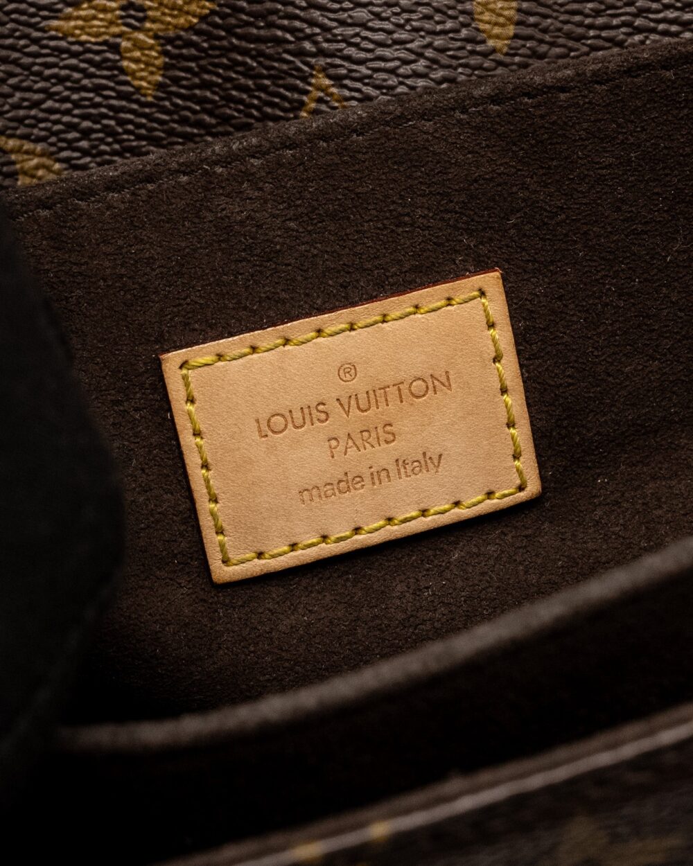 AAA Replica Louis Vuitton LV POCHETTE METIS MONOGRAM CANVAS GHW