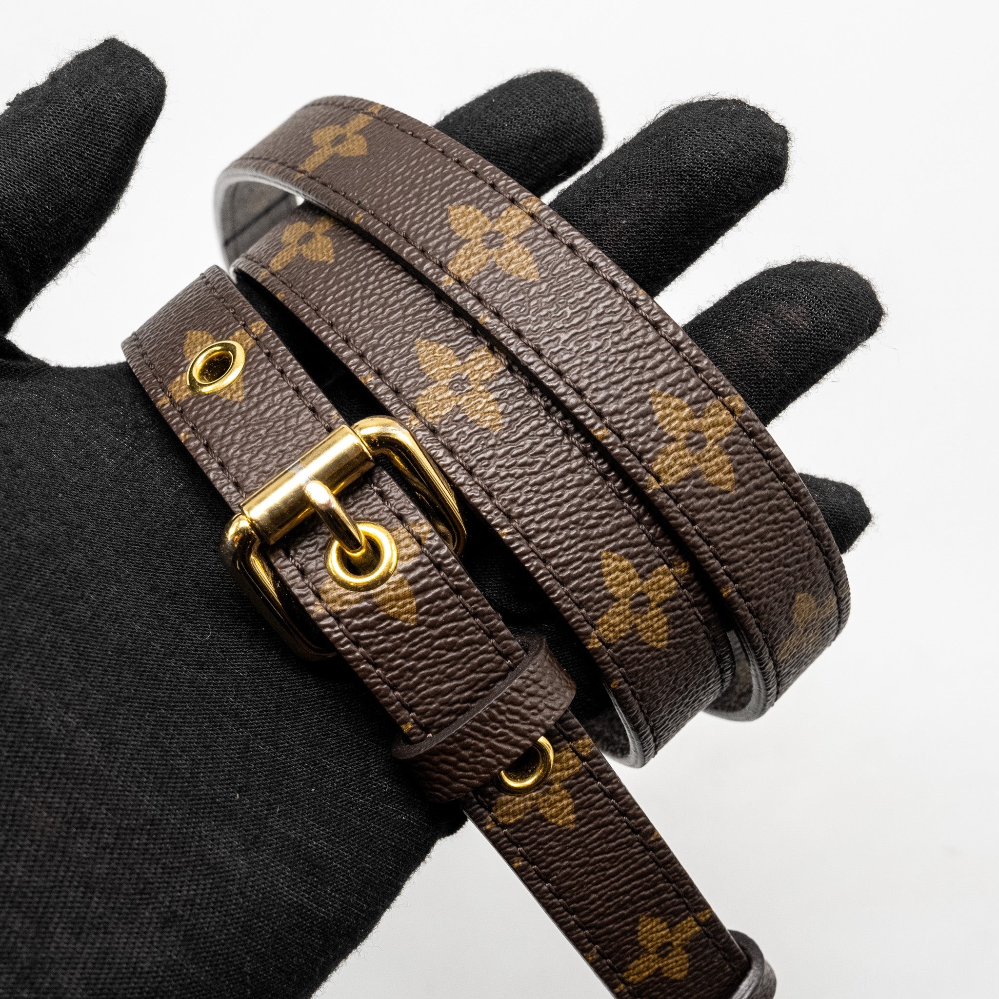 AAA Replica Louis Vuitton LV POCHETTE METIS MONOGRAM CANVAS GHW