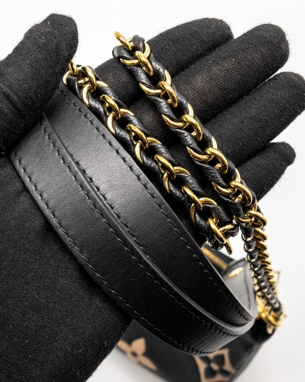 AAA Replica Louis Vuitton LV MULTI POCHETTE ACCESSORIES BICOLOUR MONOGRAM EMPREINTE GHW