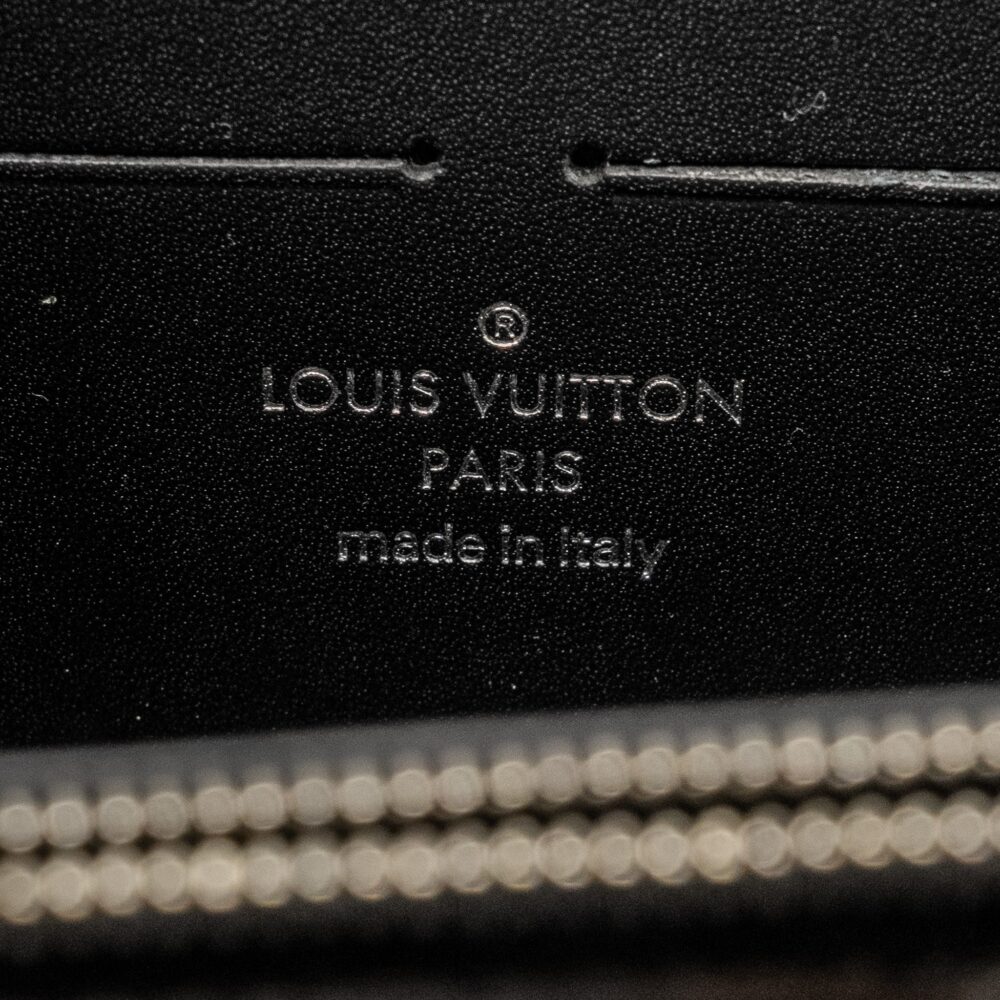 AAA Replica Louis Vuitton LV WILD AT HEART TWIST WALLET ON CHAIN CALFSKIN/MONOGRAM CANVAS MULTICOLOLUR BLACK/SLIVER HARDWARE