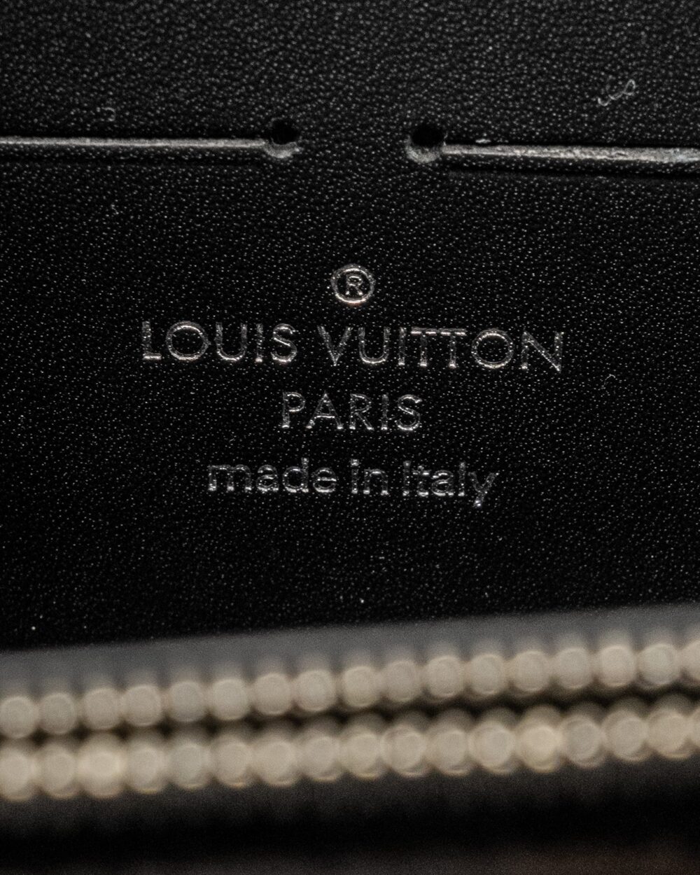 AAA Replica Louis Vuitton LV WILD AT HEART TWIST WALLET ON CHAIN CALFSKIN/MONOGRAM CANVAS MULTICOLOLUR BLACK/SLIVER HARDWARE