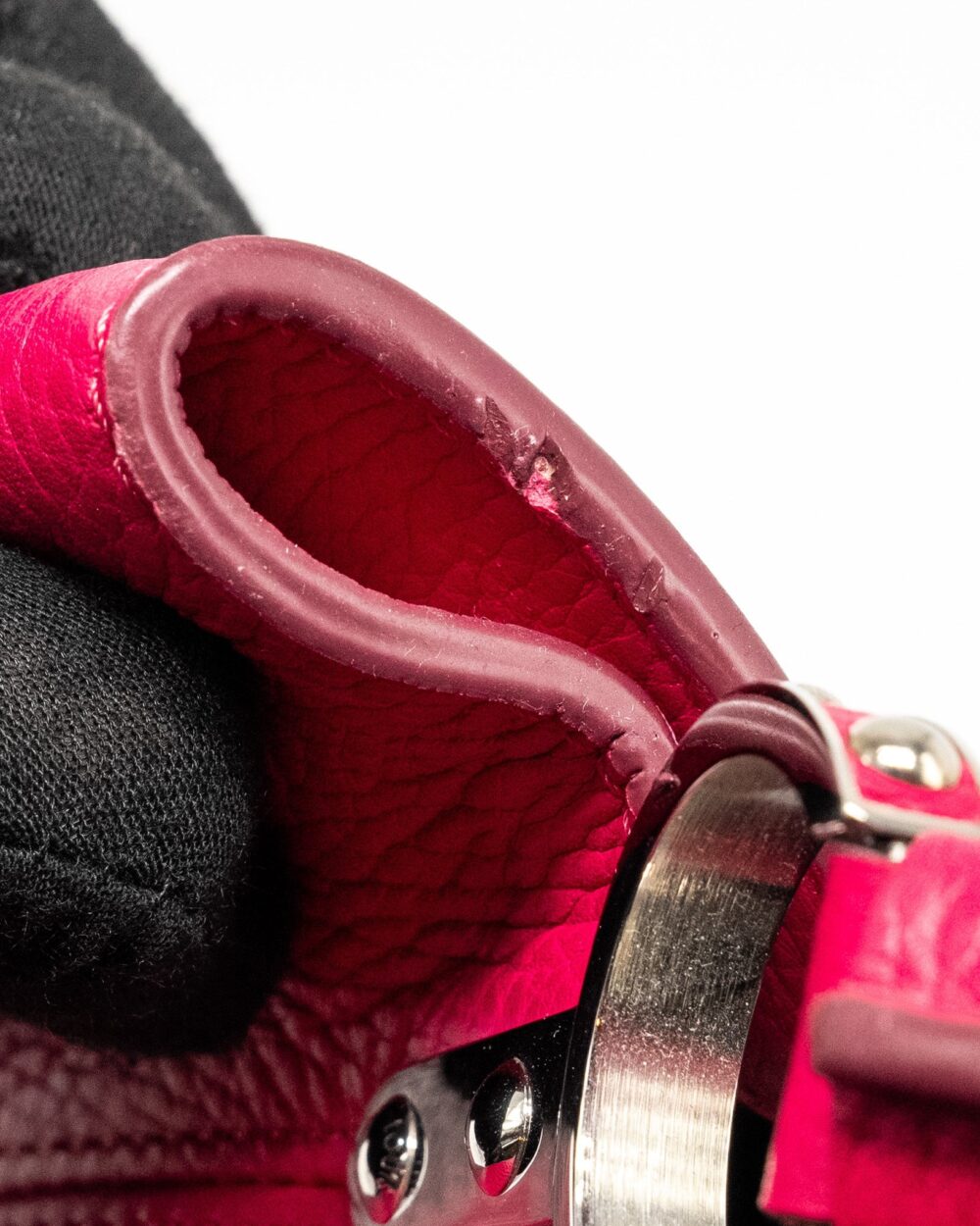 AAA Replica Louis Vuitton LV CAPUCINES TAURILLON HOT PINK SHW 