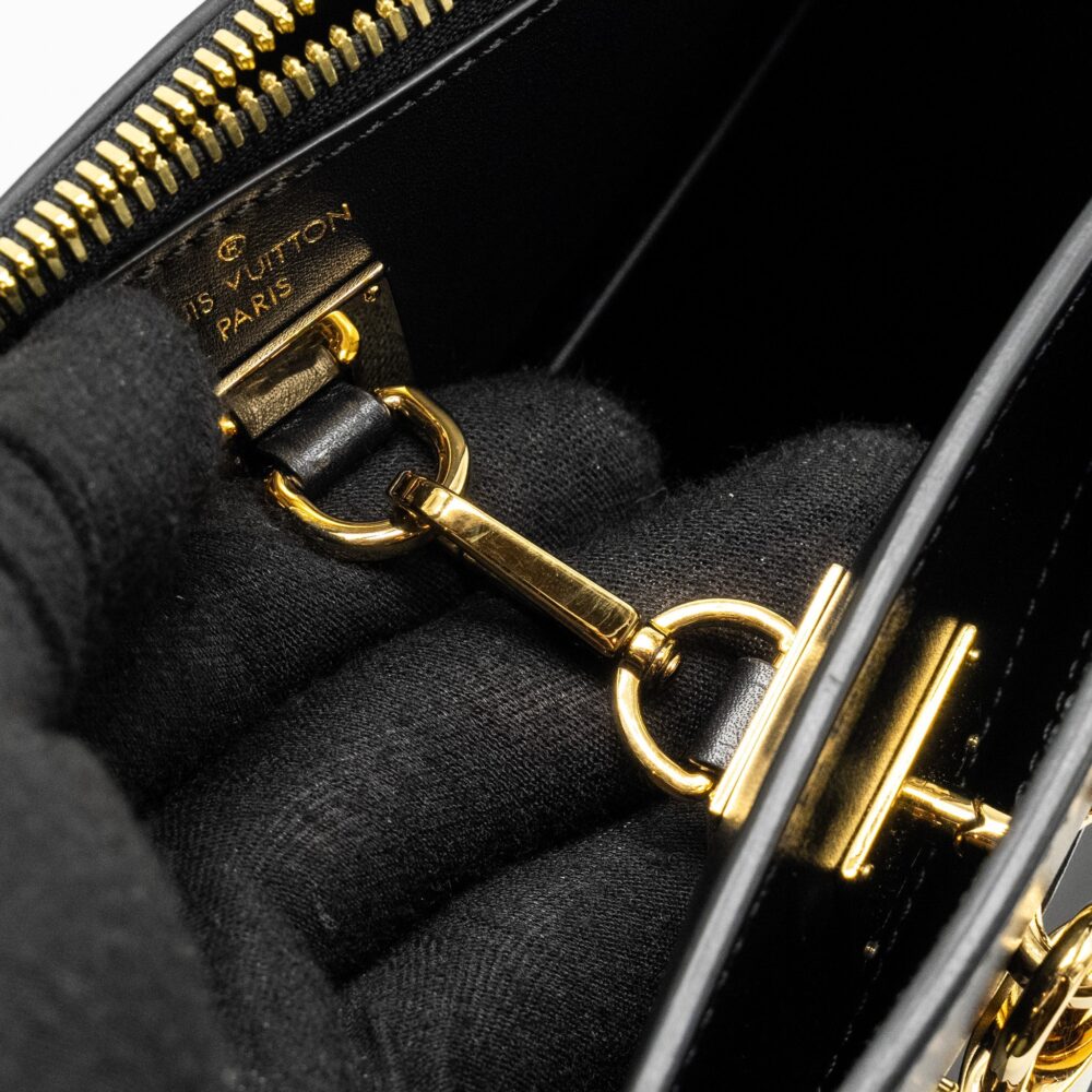 AAA Replica Louis Vuitton LV CITY STEAMER PM GRAINED CALFSKIN BLACK GHW