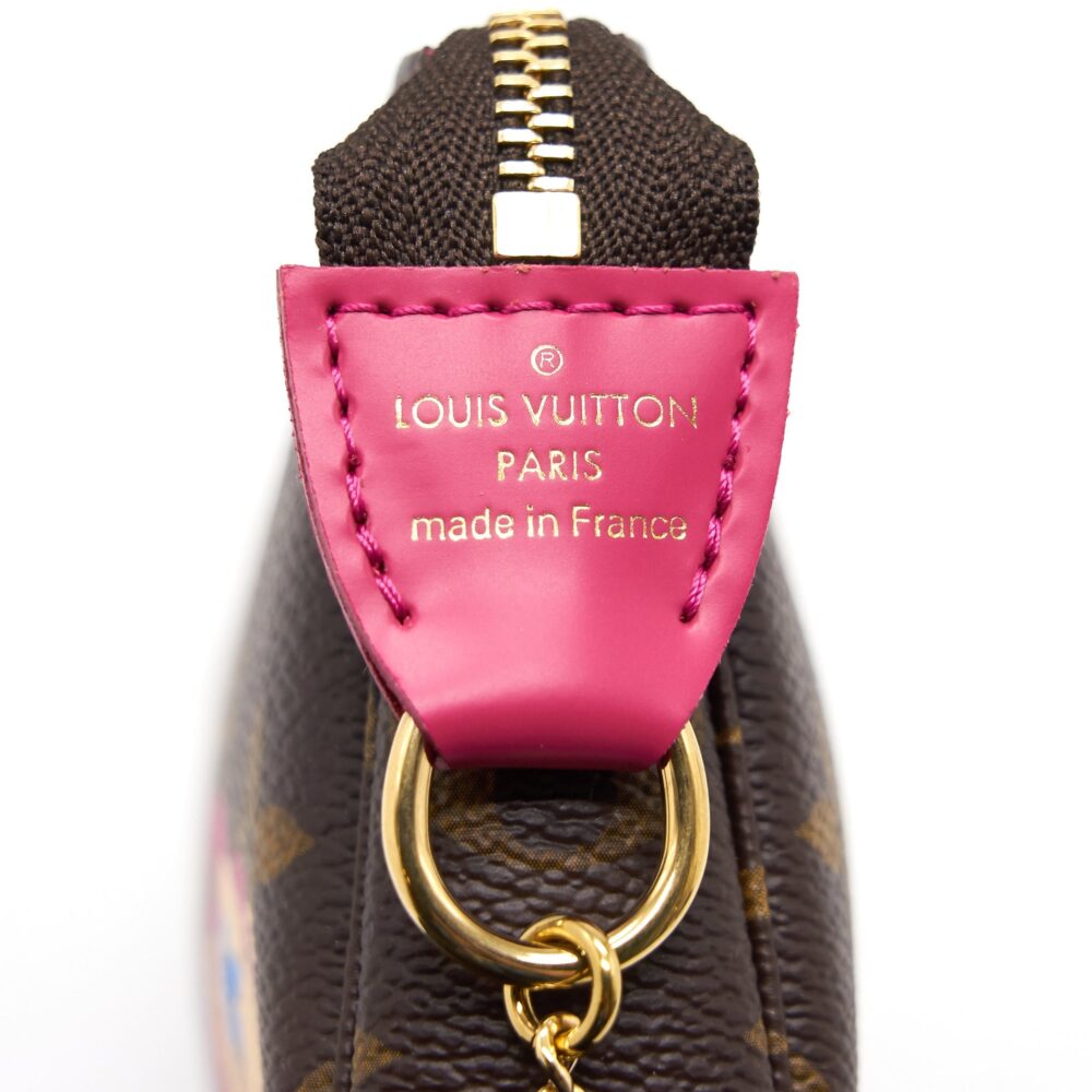 AAA Replica Louis Vuitton LV MINI POCHETTE ACCESSORIES M69752 CHRISTMAS LIMITED EDITION M69752